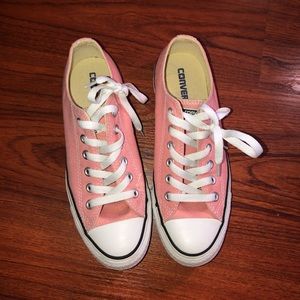 Women’s salmon pink converse